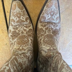 Old gringos cowboy boots 6 1/2 like new